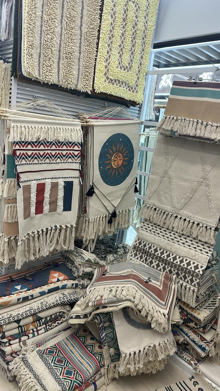 RUGS