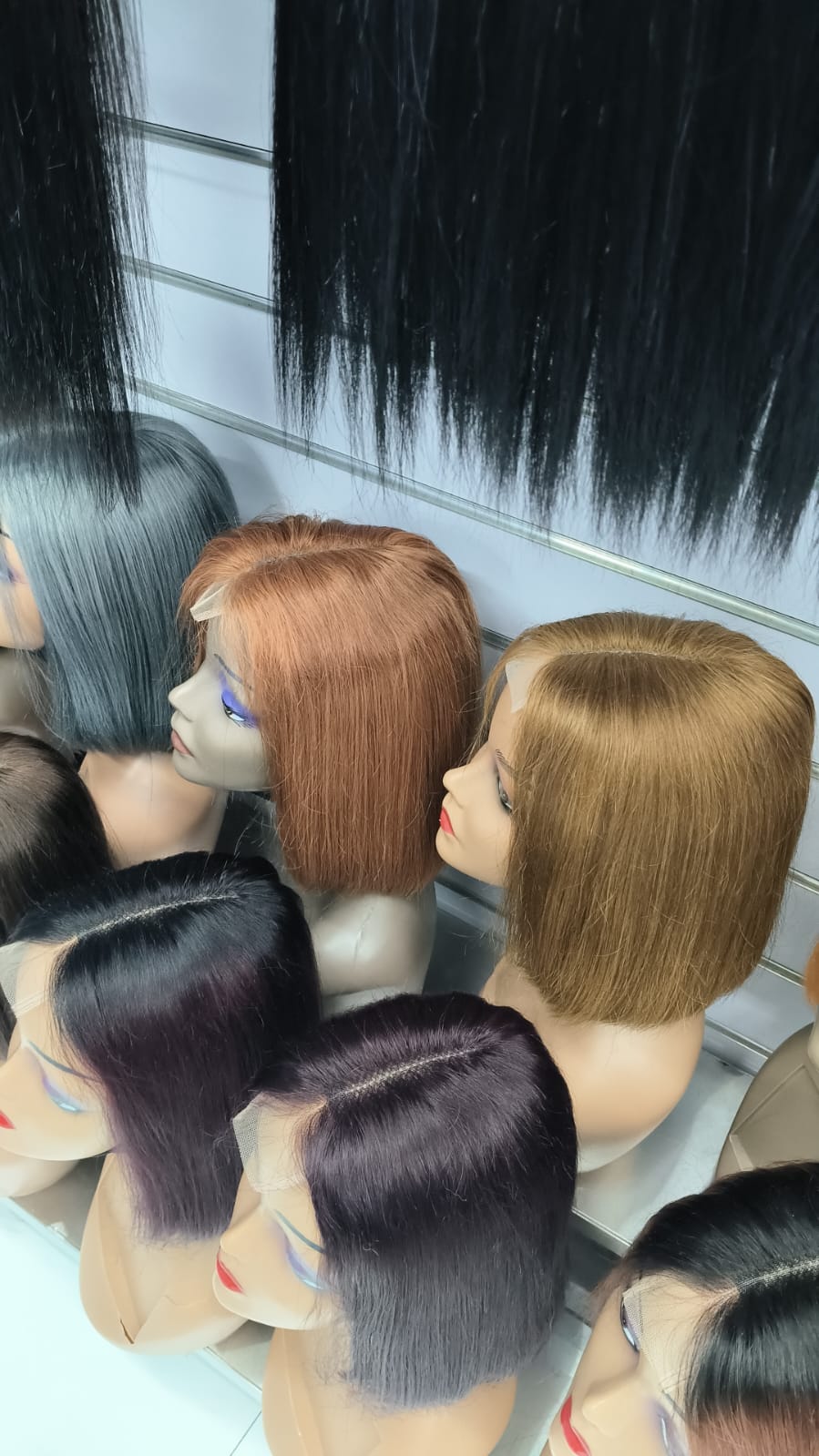 STRAIGHT WIGS