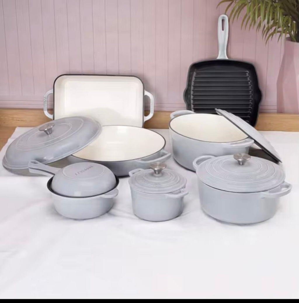 CAST IRON SET KITCHEN WARE