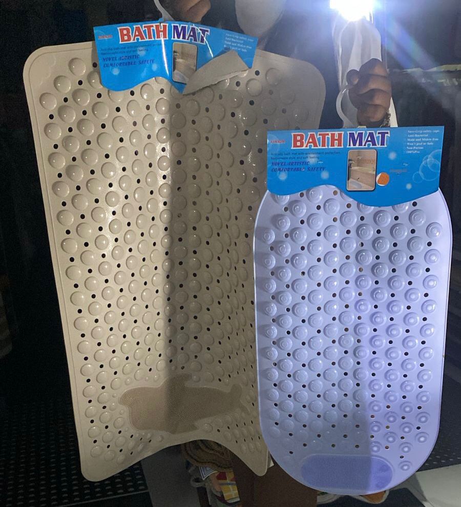 ANTI - SLIP PVC BATH MAT