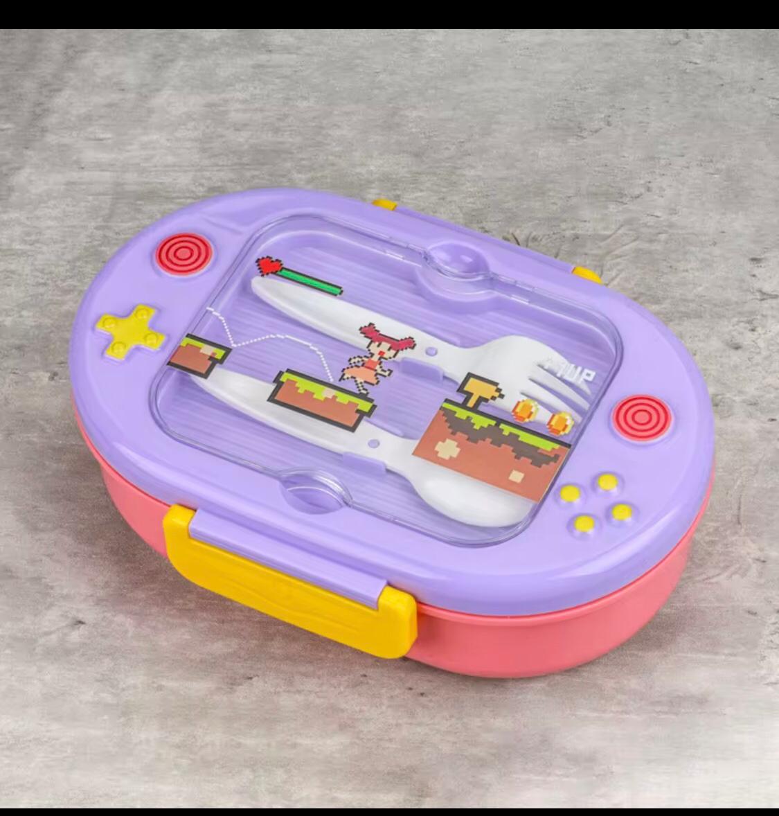 FOOD CONTAINER AND WATER BOTTLE